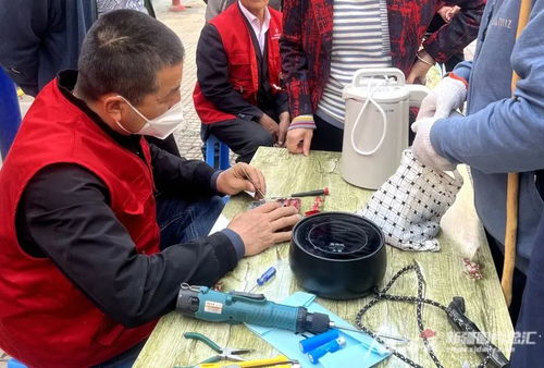 磨刀補(bǔ)鞋修家電 烏魯木齊便民巴扎的小修小補(bǔ)生活紀(jì)實(shí)